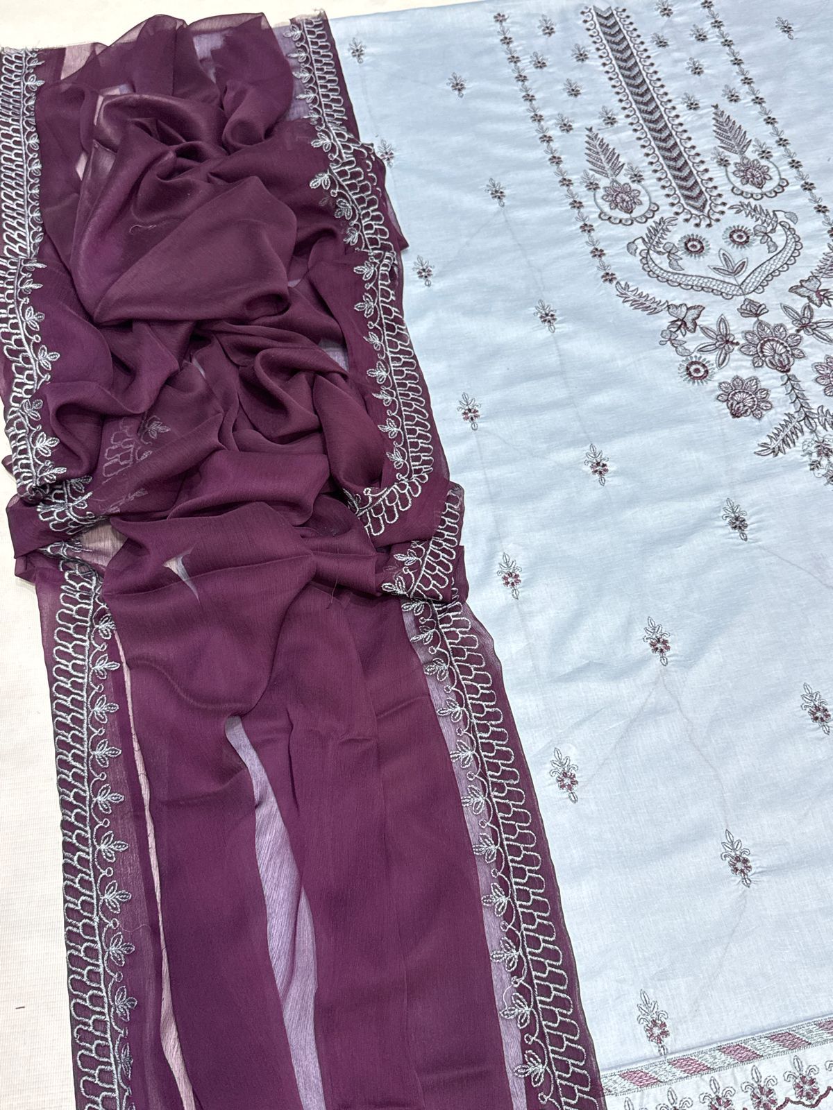 SUMMER COLLECTION - Lawn 3PC Embroidered