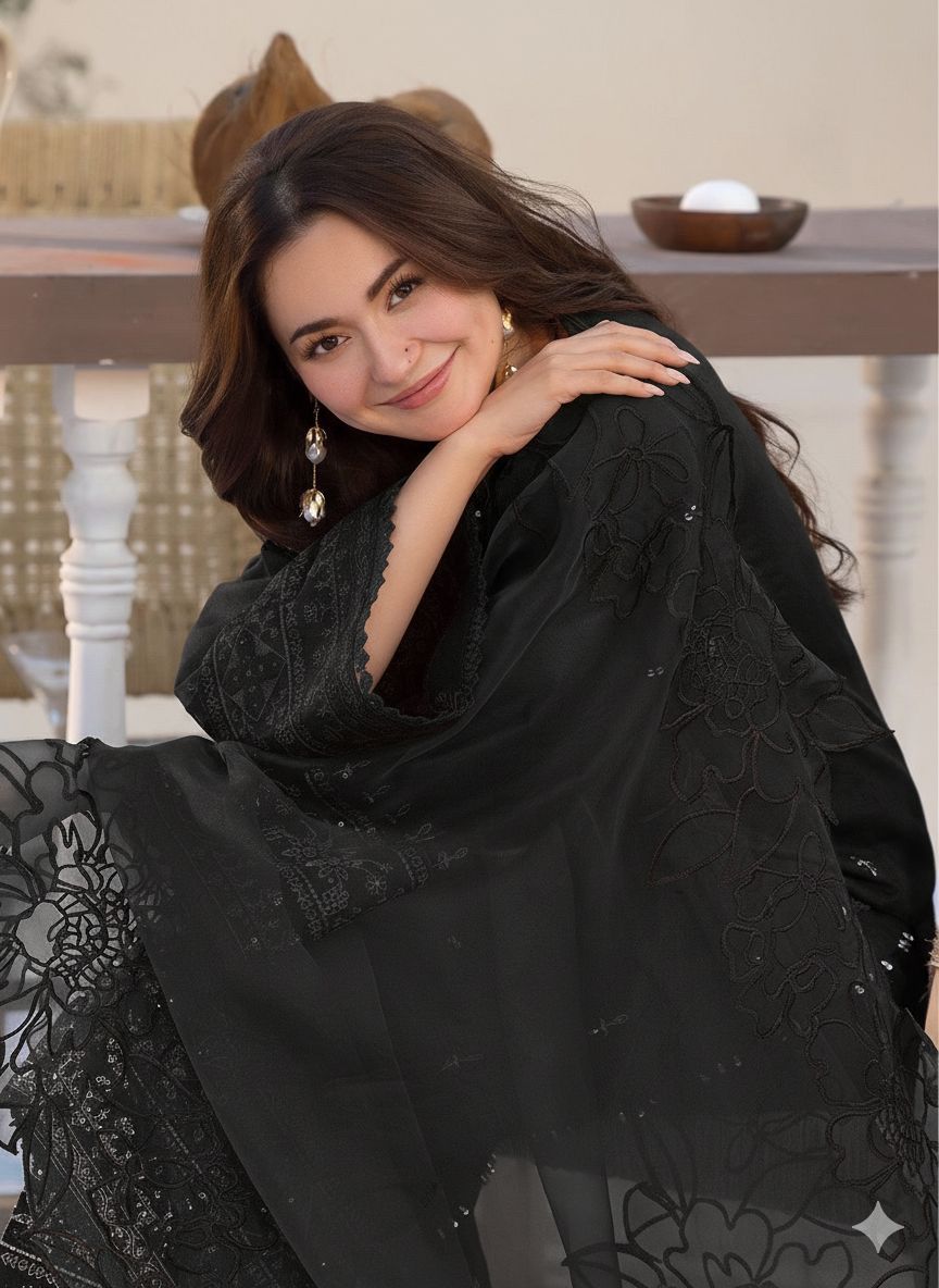 SUMMER COLLECTION - Lawn 3PC Embroidered