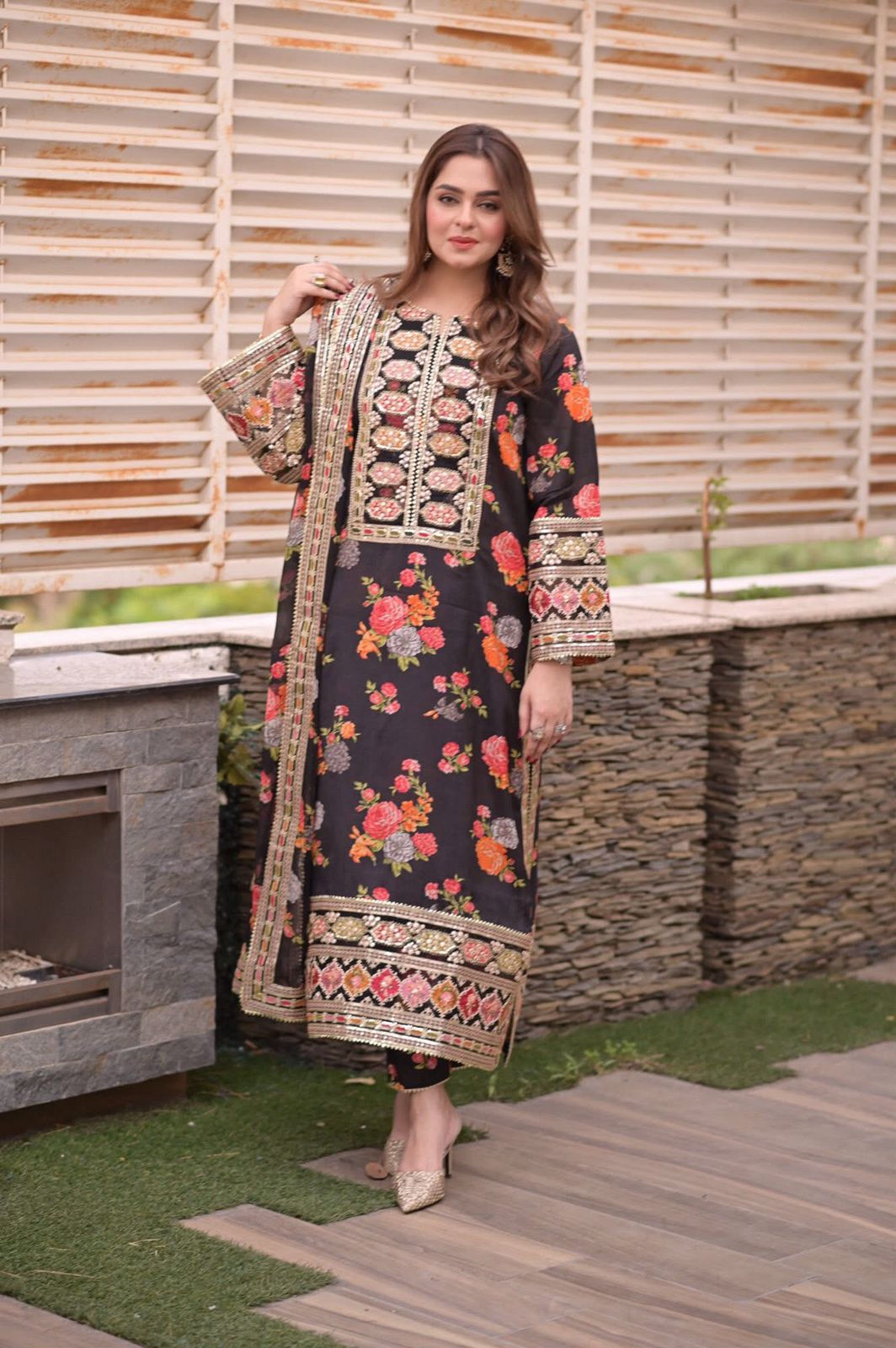 ANEELAS LAWN HIT CODE – Premium Lawn 3PC